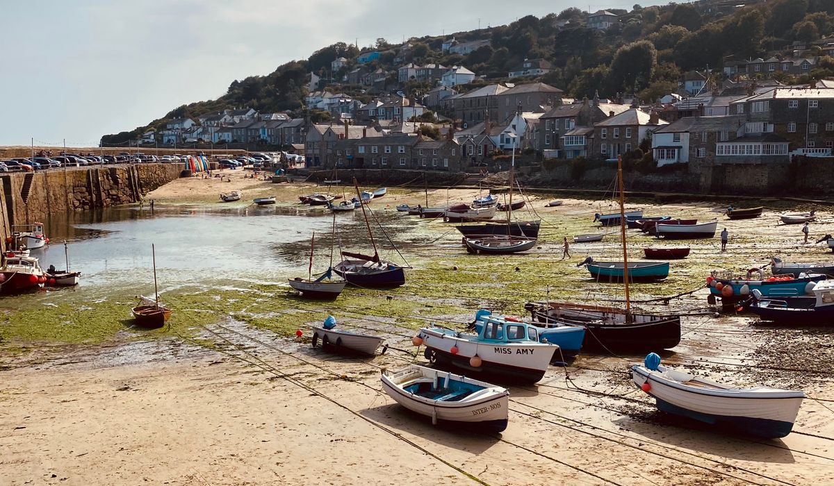 Choosing a Family-Friendly Beach for a Day Trip