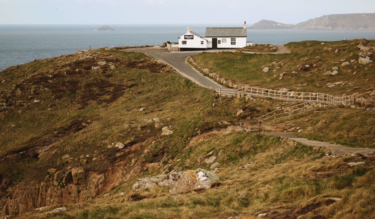 How to Plan a Safe Coastal Path Walk